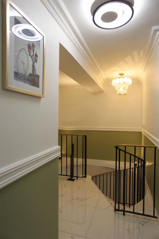 Triplex 250m² 6ch - Clim - Tres Spacieux - * Parijs